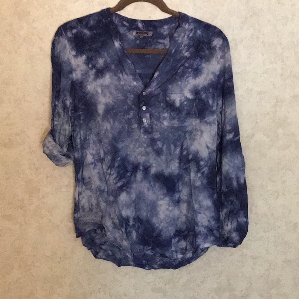 💙💙 Tramp Tie-dye Half button blouse 💙💙